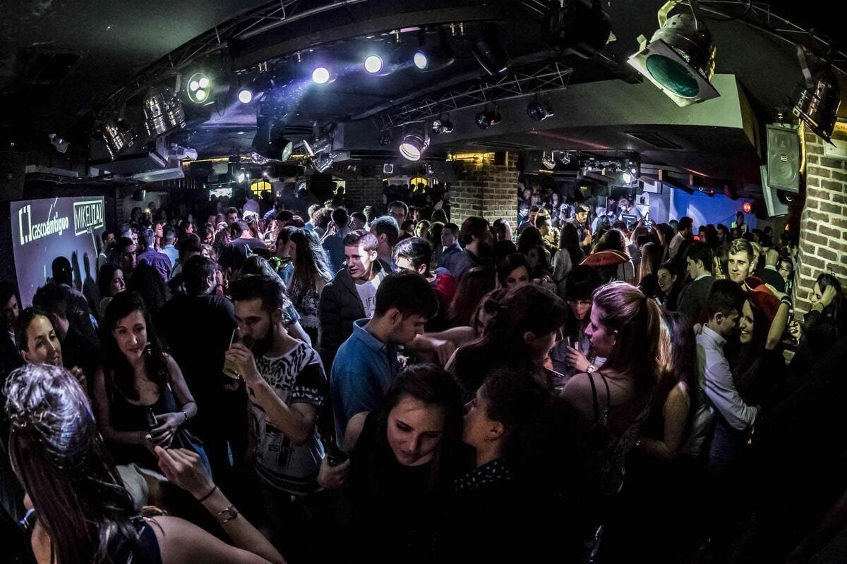 Ambiente de la pista en Sala Casco Antiguo
